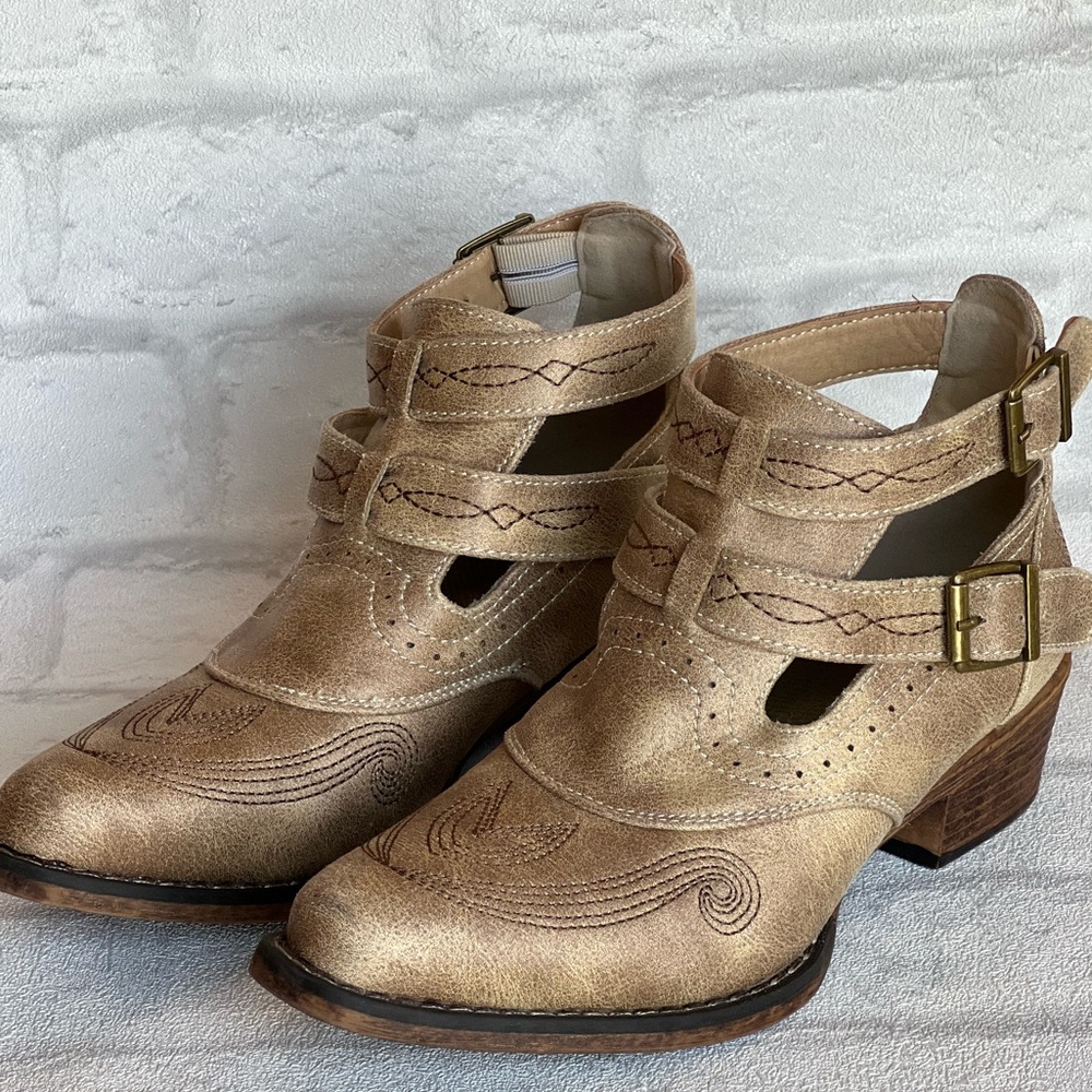 Roper Western Cutout‎ Ankle Boots with Buckle Straps size 6